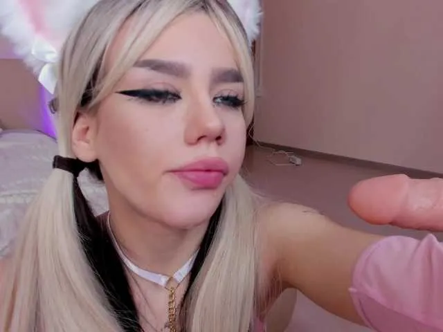 Live sex webcam photo for dolly-ll #277366905