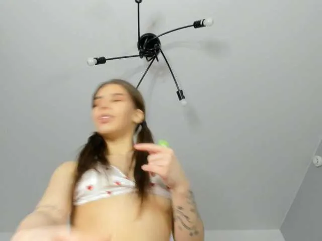 Live sex webcam photo for dolly-ll #290370391