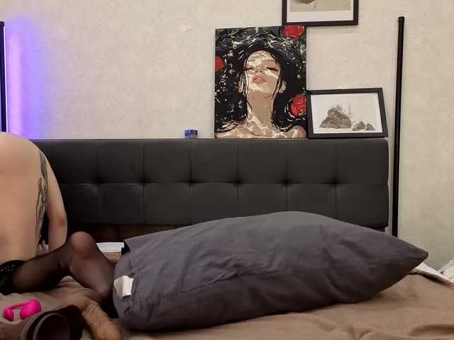 Live sex webcam photo for dolly-ll #291854925