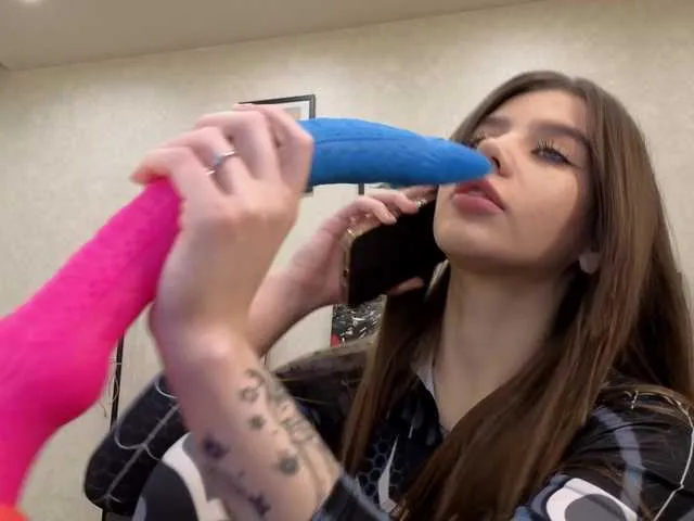 Live sex webcam photo for dolly-ll #293565189