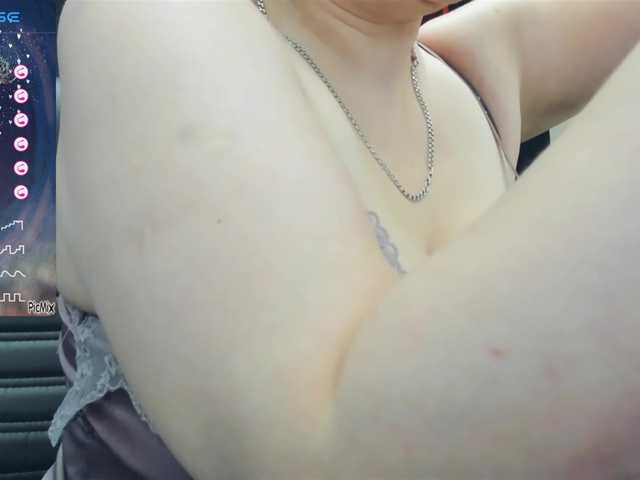 Live sex webcam photo for dolories #277345459