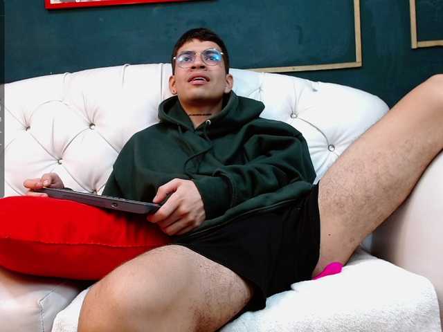 Live sex webcam photo for dominic-mahecha #276733364