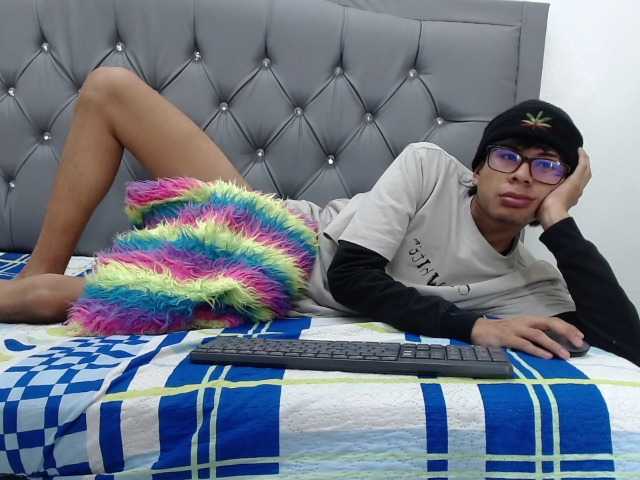 Live sex webcam photo for dominick18- #278180764