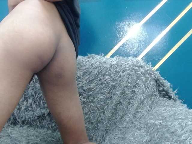 Live sex webcam photo for dominick18- #278225279