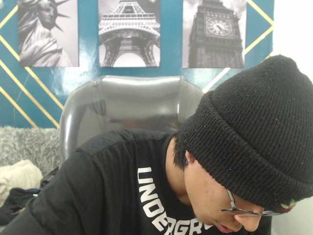 Live sex webcam photo for dominick18- #288616109