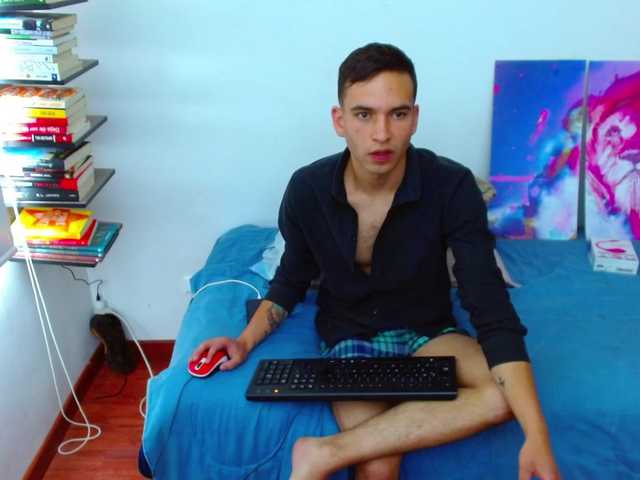 Live sex webcam photo for dorian-h #276278430