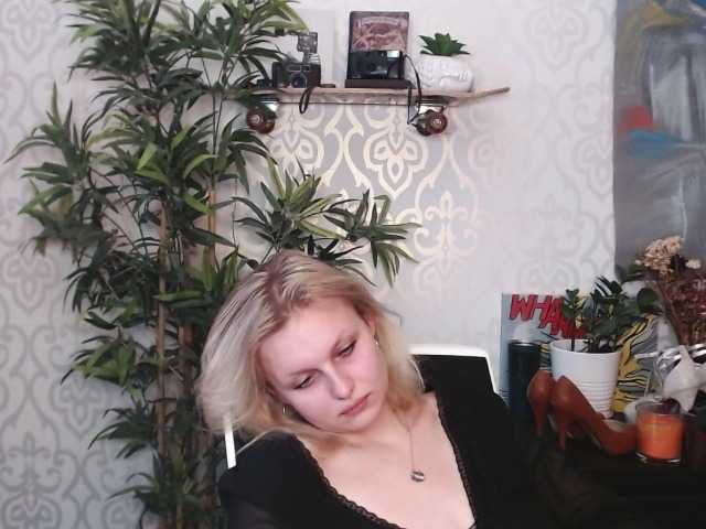 Live sex webcam photo for dorinaheaven #275654360