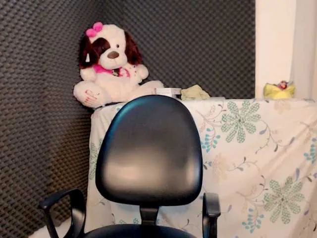 Live sex webcam photo for doucebrune18 #276869399