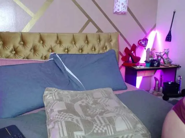 Live sex webcam photo for dove-mature #290755584