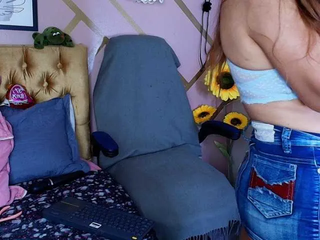 Live sex webcam photo for dove-mature #291457373