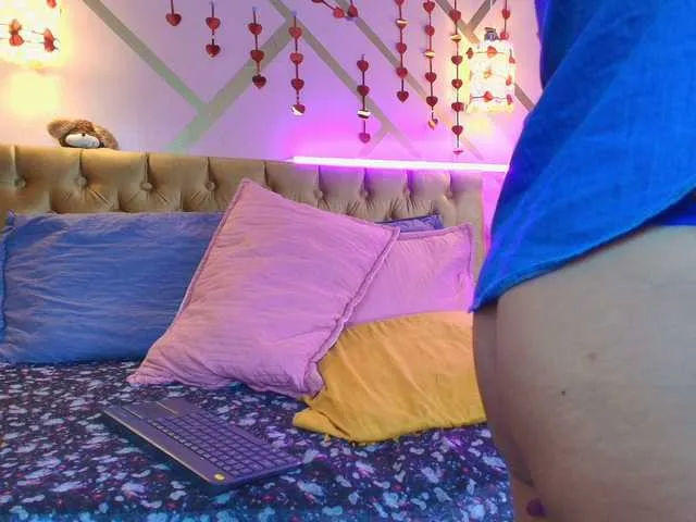 Live sex webcam photo for dove-mature #291857795