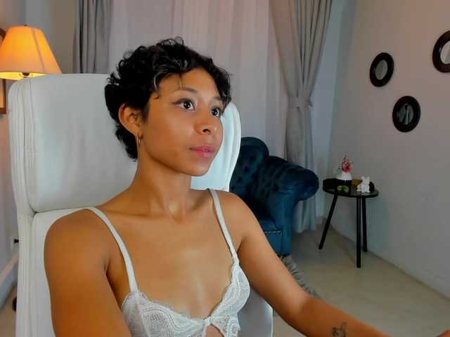 Live sex webcam photo for drea-miles #273520760