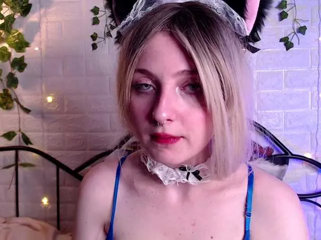 Live sex webcam photo for dream-fox #275446419