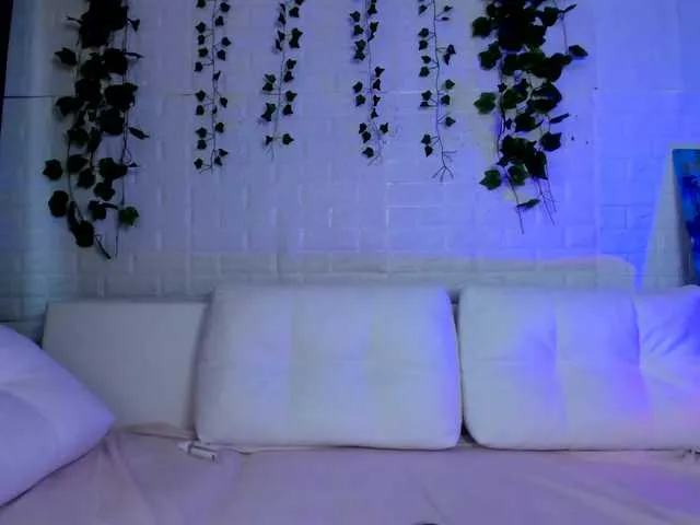 Live sex webcam photo for dream-fox #276467446