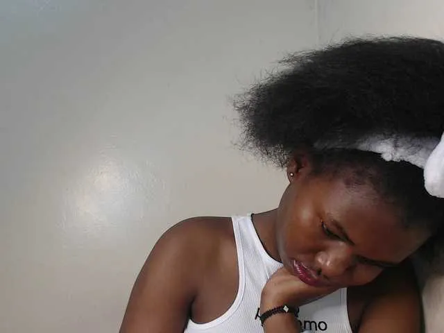 Live sex webcam photo for dreamebony #291822413