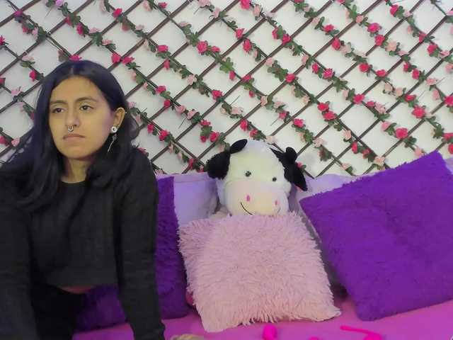 Live sex webcam photo for dreamgirls01 #276982425