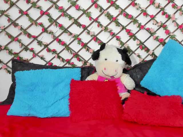 Live sex webcam photo for dreamgirls01 #277093515