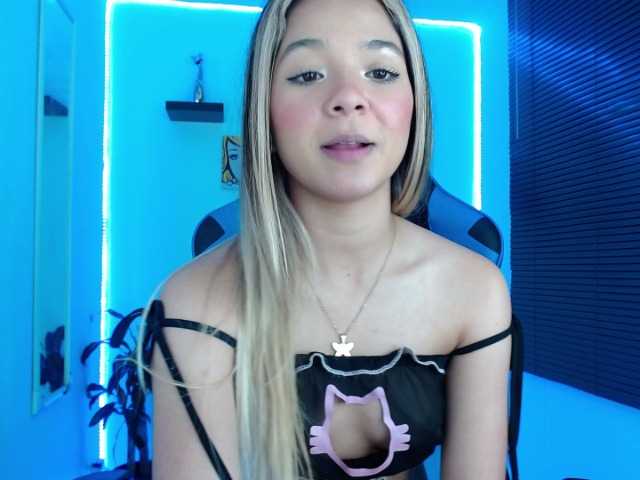 Live sex webcam photo for dreamygirl- #271844066