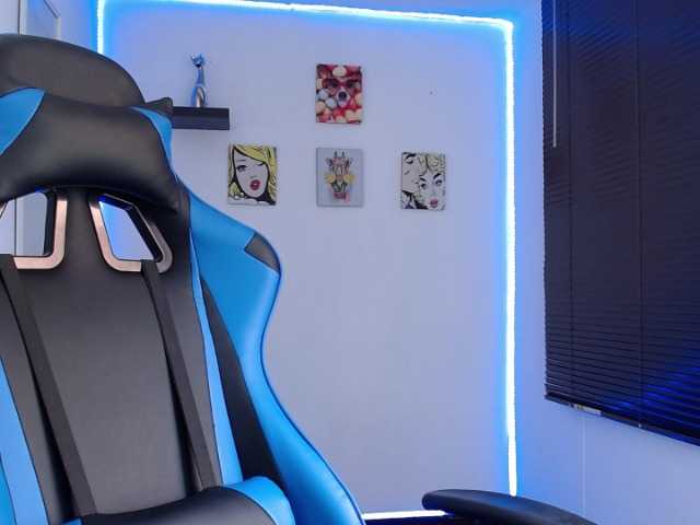 Live sex webcam photo for dreamygirl- #272024458