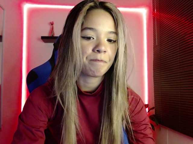 Live sex webcam photo for dreamygirl- #272100139