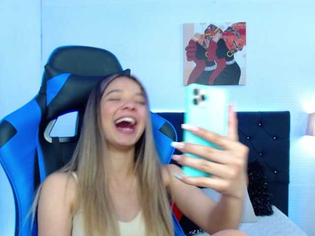 Live sex webcam photo for dreamygirl- #272207831