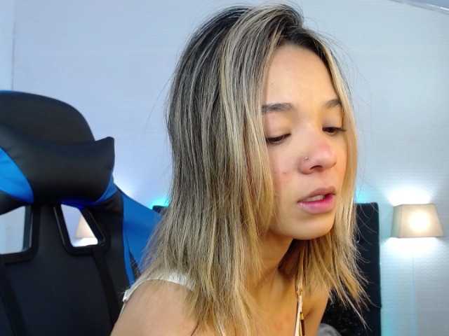 Live sex webcam photo for dreamygirl- #272685836