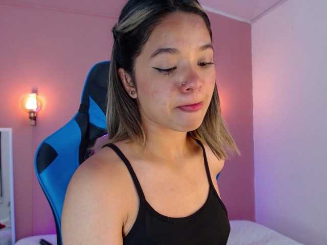 Live sex webcam photo for dreamygirl- #272832084