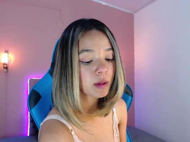 Live sex webcam photo for dreamygirl- #272855303