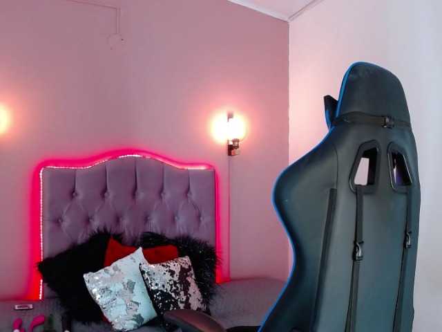 Live sex webcam photo for dreamygirl- #272918283