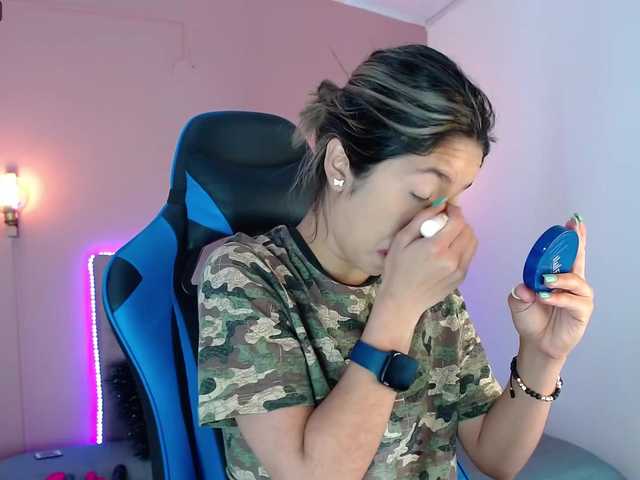 Live sex webcam photo for dreamygirl- #272942051