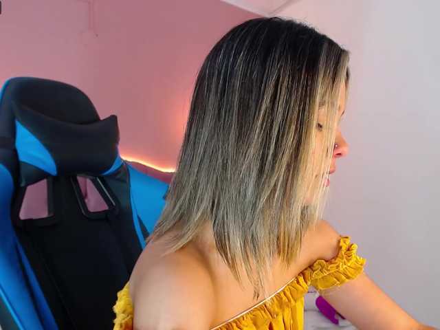 Live sex webcam photo for dreamygirl- #273043681