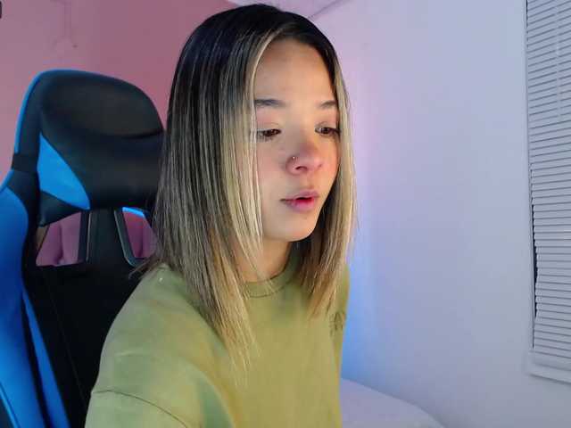 Live sex webcam photo for dreamygirl- #273062962