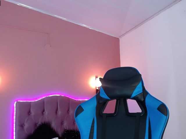 Live sex webcam photo for dreamygirl- #273106673