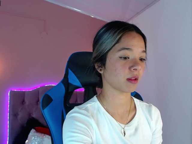 Live sex webcam photo for dreamygirl- #273235479