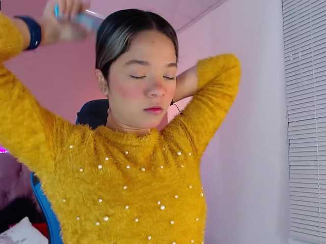 Live sex webcam photo for dreamygirl- #273282495