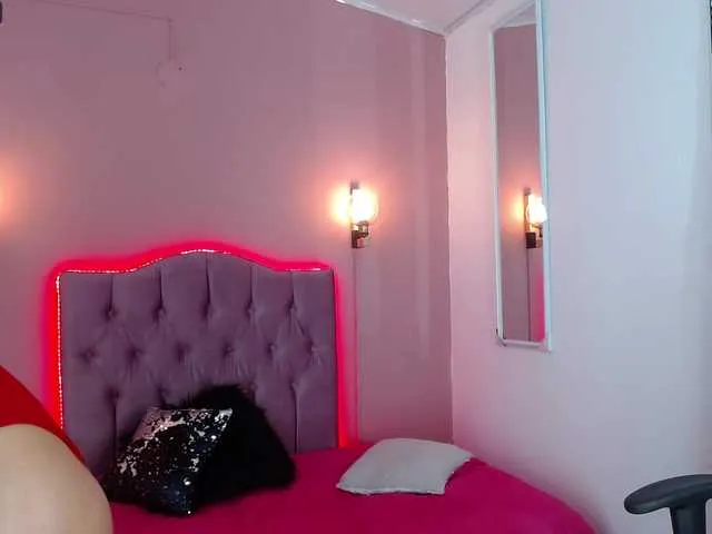 Live sex webcam photo for dreamygirl- #273538618