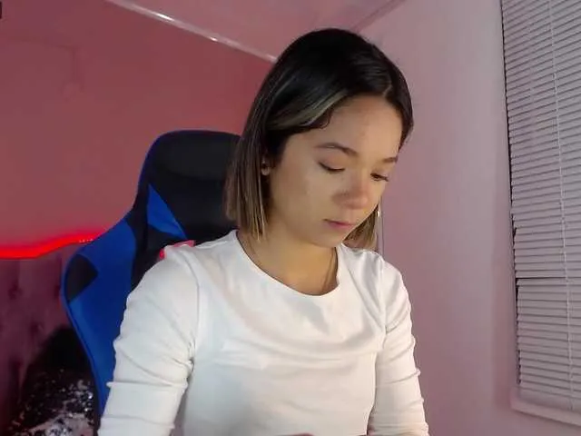 Live sex webcam photo for dreamygirl- #273561483