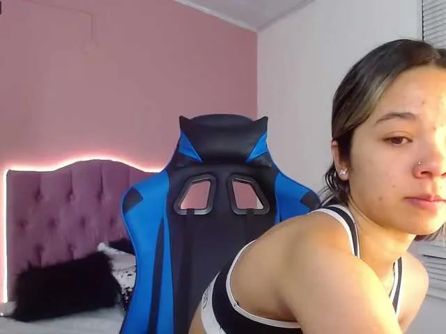 Live sex webcam photo for dreamygirl- #273729846