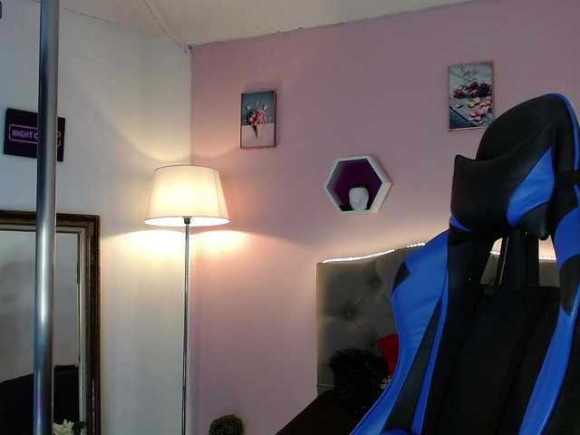 Live sex webcam photo for dreamygirl- #274209495