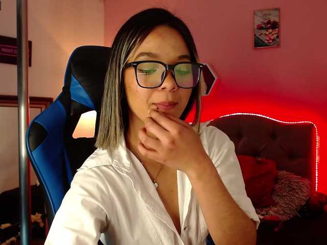 Live sex webcam photo for dreamygirl- #274223427