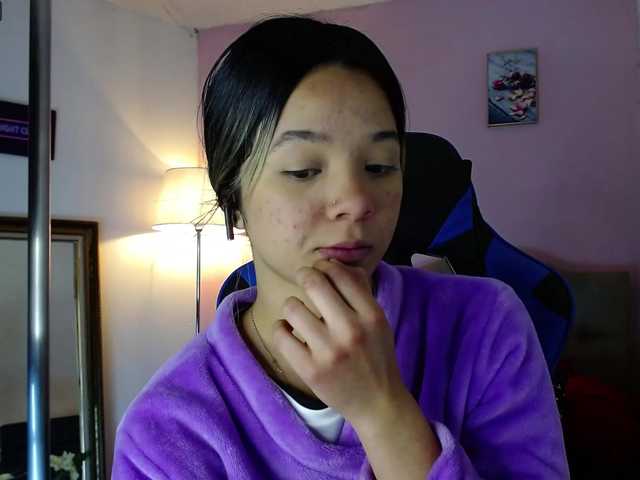Live sex webcam photo for dreamygirl- #274412432