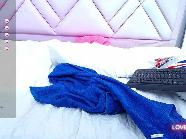 Live sex webcam photo for drippingstudent #277299783
