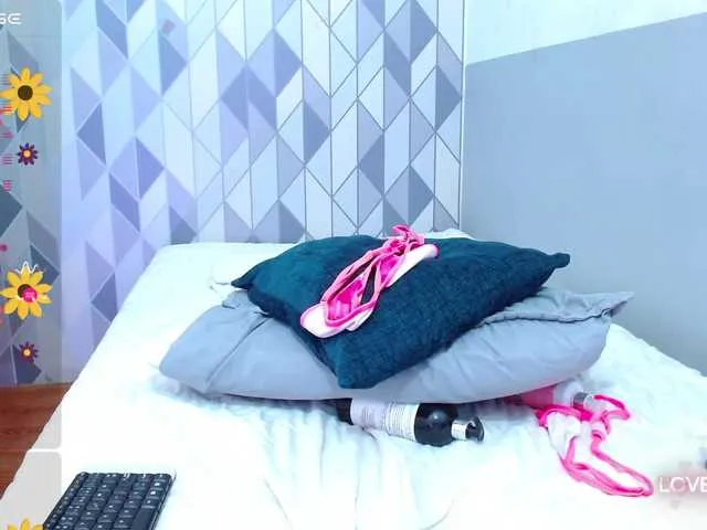 Live sex webcam photo for drippingstudent #277993491