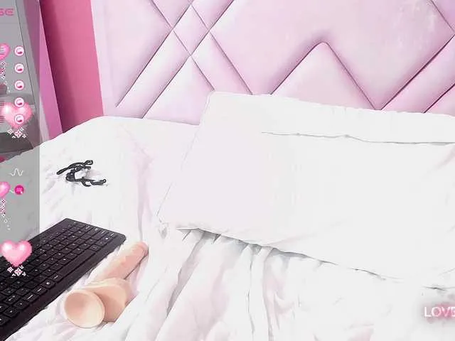 Live sex webcam photo for drippingstudent #278039243