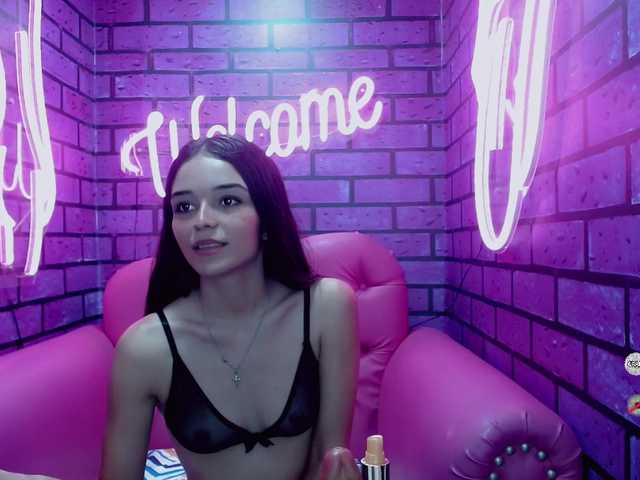 Live sex webcam photo for dulce-ariana #271996535