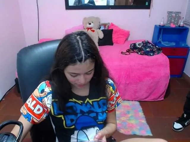 Live sex webcam photo for duoamateur #272609392