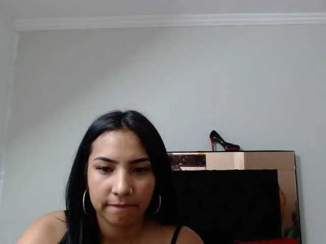 Live sex webcam photo for duodirtygirls #272364911