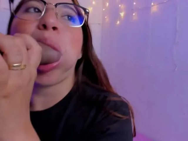 Live sex webcam photo for dwayne-kay #277026288