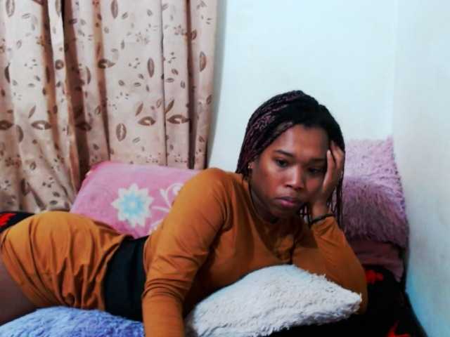 Live sex webcam photo for ebanoqueen1 #274000651