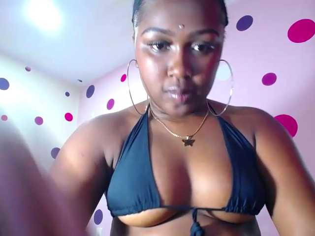 Live sex webcam photo for ebony-booty #275995969